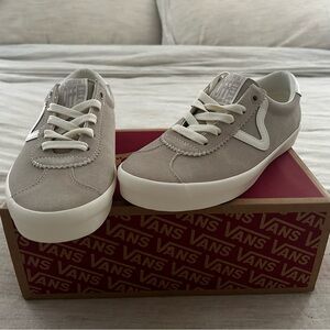 Vans - Suede French Oak/Marshmellow size 8